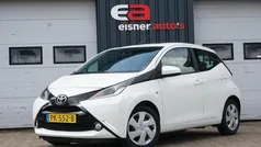 Gebruikt 2017 Toyota Aygo X-play Hatchback | € 6.449 (Eerlijke prijs)