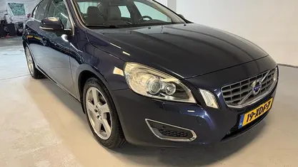 Blauw Gebruikt 2012 Volvo S60 Summum Sedan | € 12.950 (Eerlijke prijs)