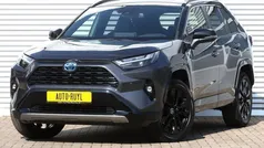 Grijs, metallic lak Gebruikt 2023 Toyota RAV4 Edition SUV | € 44.445 (Eerlijke prijs)