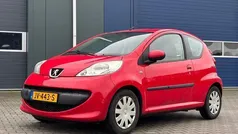 Rood Gebruikt 2008 Peugeot 107 Hatchback | € 1.750 (Eerlijke prijs)