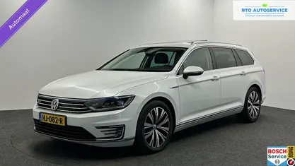 Wit Gebruikt 2015 VW Passat Highline Stationwagen | € 15.000 (Eerlijke prijs)