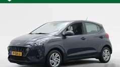 Grijs Gebruikt 2022 Hyundai i10 Comfort Hatchback | € 14.945 (Eerlijke prijs)