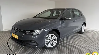 Occasion 2020 VW Golf VIII Life Hatchback | € 18.945 (Eerlijke prijs)