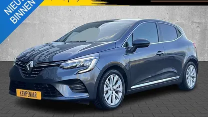 Grey titanium (tekpn) Gebruikt 2022 Renault Clio V Techno Hatchback | € 18.450 (Goede deal)