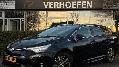Zwart Occasion 2016 Toyota Avensis Executive Stationwagen | € 15.890 (Eerlijke prijs)
