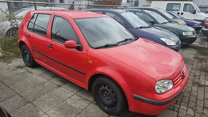 Rood Occasion 1998 VW Golf III Hatchback | € 999 (Eerlijke prijs)