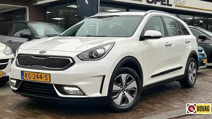 Wit Gebruikt 2016 Kia Niro First Edition SUV | € 14.450 (Eerlijke prijs)
