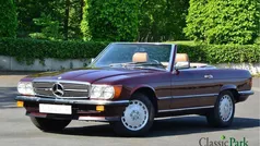 Rood Gebruikt 1987 Mercedes 560 | € 29.900