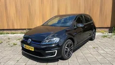Zwart, metallic lak Gebruikt 2016 VW Golf VII GTE Hatchback | € 13.950 (Super prijs)