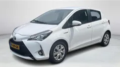 Wit Gebruikt 2018 Toyota Yaris Hybrid Active Hatchback | € 16.475 (Eerlijke prijs)