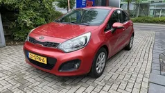 Rood Gebruikt 2012 Kia Rio Plus Hatchback | € 4.750 (Eerlijke prijs)