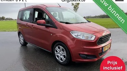 Rood Gebruikt 2014 Ford Tourneo Courier Titanium MPV | € 8.950 (Eerlijke prijs)