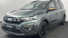 Groen, metallic lak Gebruikt 2024 Dacia Jogger Extreme MPV | € 27.500 (Eerlijke prijs)