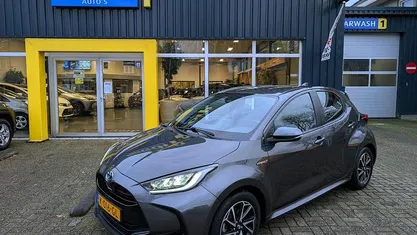 Occasion Toyota Yaris Hybrid 2021 Grijs Hatchback
