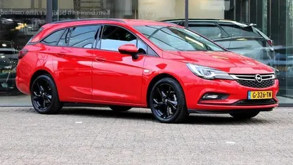 Rood Occasion 2019 Opel Astra Innovation Stationwagen | € 11.937 (Eerlijke prijs)