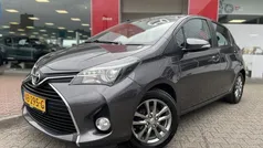 Grijs Gebruikt 2017 Toyota Yaris Trend Hatchback | € 12.900 (Eerlijke prijs)
