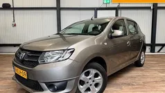 Gebruikt 2013 Dacia Sandero Lauréate Hatchback | € 4.690 (Eerlijke prijs)