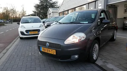 Grijs Gebruikt 2007 Fiat Grande Punto Dynamic Hatchback | € 1.950 (Goede deal)