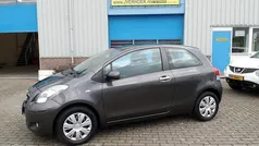 Grijs Gebruikt 2011 Toyota Yaris Hatchback | € 3.445 (Eerlijke prijs)