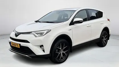 Gebruikt 2017 Toyota RAV4 Hybrid Style SUV | € 26.440 (Eerlijke prijs)