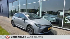 Grijs, metallic lak Gebruikt 2020 Toyota Corolla Active Hatchback | € 21.450 (Eerlijke prijs)