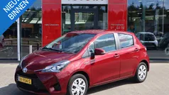 Rood Gebruikt 2017 Toyota Yaris Hybrid Hatchback | € 13.890 (Goede deal)