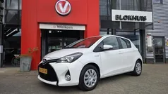 Wit Gebruikt 2015 Toyota Yaris Hatchback | € 12.945 (Eerlijke prijs)