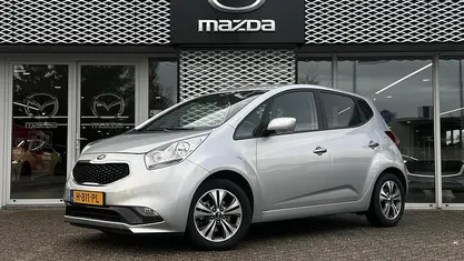 Occasion Kia Venga 2020 Grijs Hatchback