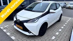 Wit Gebruikt 2018 Toyota Aygo X-play Hatchback | € 6.750 (Super prijs)