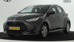 Gebruikt 2022 Toyota Yaris Hybrid Active Hatchback | € 19.445 (Eerlijke prijs)