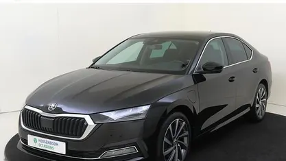 Zwart Occasion 2022 Skoda Octavia Business Line Hatchback | € 24.250 (Eerlijke prijs)