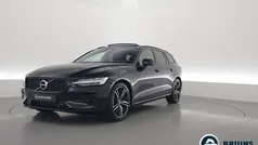 Zwart Gebruikt 2022 Volvo V60 R-Design Stationwagen | € 39.900 (Eerlijke prijs)