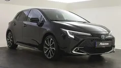 Zwart Gebruikt 2023 Toyota Corolla Hybrid Executive Hatchback | € 31.999 (Goede deal)