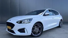 Gebruikt 2020 Ford Focus ST-Line Hatchback | € 15.445 (Eerlijke prijs)
