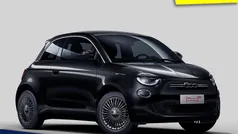 Gebruikt 2025 Fiat 500e Red Hatchback | € 24.333 (Goede deal)