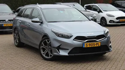 Gebruikt 2023 Kia Ceed Hatchback | € 20.750 (Eerlijke prijs)