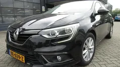 Zwart Gebruikt 2016 Renault Mégane III Zen Hatchback | € 10.950 (Eerlijke prijs)
