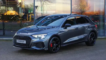 Grijs Gebruikt 2022 Audi A3 Sportback e-tron S-Line Hatchback | € 32.450 (Eerlijke prijs)