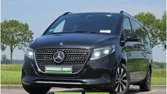 Zwart Gebruikt 2024 Mercedes V300 MPV | € 68.750 (Goede deal)