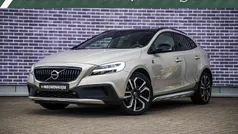 Bruin Gebruikt 2019 Volvo V40 CC Stationwagen | € 22.194 (Eerlijke prijs)