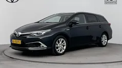 Gebruikt 2017 Toyota Auris Hybrid Stationwagen | € 16.945 (Eerlijke prijs)