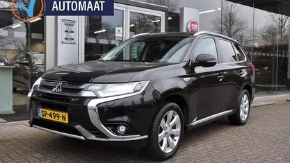 Occasion Mitsubishi Outlander P-HEV 2016 Zwart (metallic) SUV