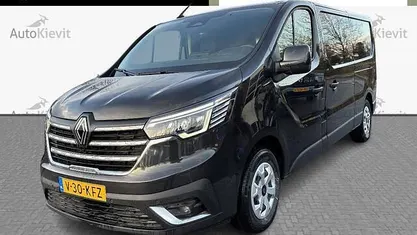Zwart Occasion 2024 Renault Trafic MPV | € 28.950 (Goede deal)