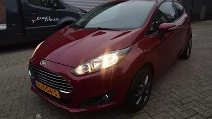 Occasion Ford Fiesta Ambiente 65 PK (47 kW) 2013 Rood (metallic) Hatchback