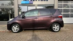 Paars Gebruikt 2011 Toyota Verso-S Comfort MPV | € 7.750 (Eerlijke prijs)