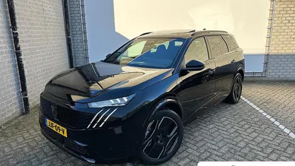 Zwart Occasion 2025 Peugeot e-5008 Dual Motor SUV | € 63.895 (Eerlijke prijs)