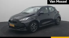 Zwart Gebruikt 2022 Toyota Yaris Hatchback | € 18.435 (Goede deal)