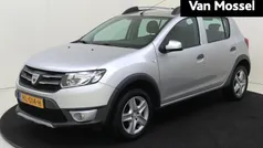 Grijs Gebruikt 2015 Dacia Sandero Lauréate Hatchback | € 8.940 (Eerlijke prijs)