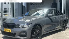 Grijs Gebruikt 2022 BMW 320 Executive Sedan | € 36.849 (Eerlijke prijs)