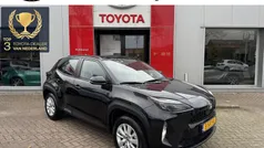 Zwart Gebruikt 2023 Toyota Yaris Cross Active SUV | € 27.749 (Eerlijke prijs)